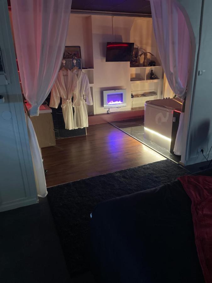 Apartament Jacuzzi 9Em Paryż Zewnętrze zdjęcie