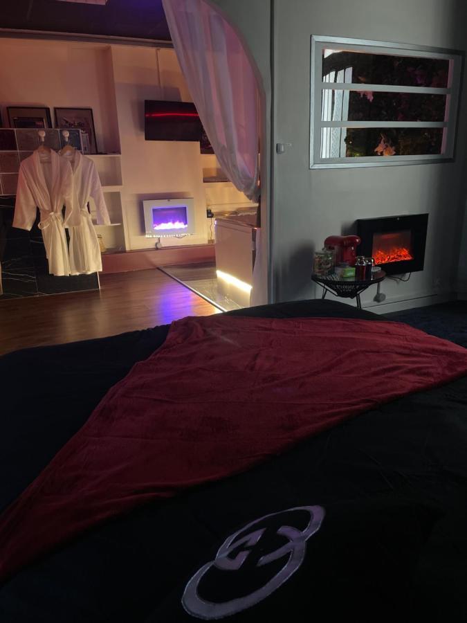 Apartament Jacuzzi 9Em Paryż Zewnętrze zdjęcie